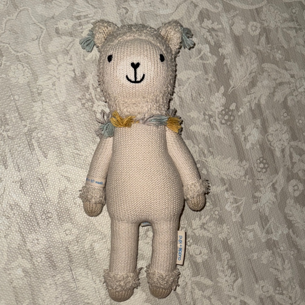 Cuddle + Kind Lucas the Llama